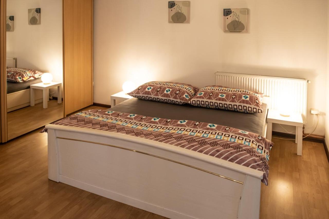 Podkrovni Apartman S Vyhledem Na Namesti Lomnice nad Lužnicí Extérieur photo